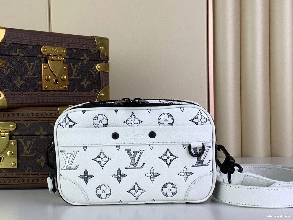 FS CHEAP LOUIS Alpha-11.0*18.5*6.5CM Nano VUITTON 0810